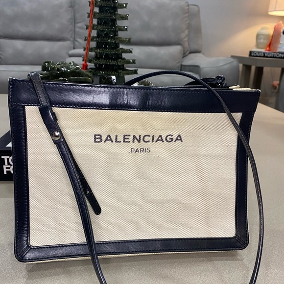 BALENCIAGA Crossbody bag - Picture 2 of 16